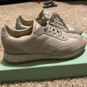 Koio retro runners size 8 US